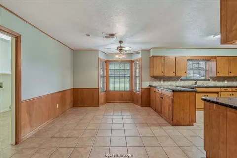 3109 Overcrest Dr, Bryan, TX 77808 photo 11