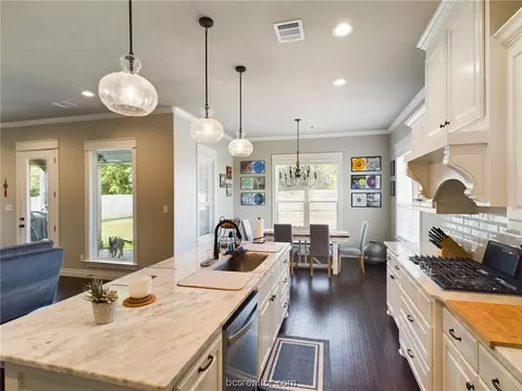 3055 Wolfpack Loop, Bryan, TX 77808 photo 8