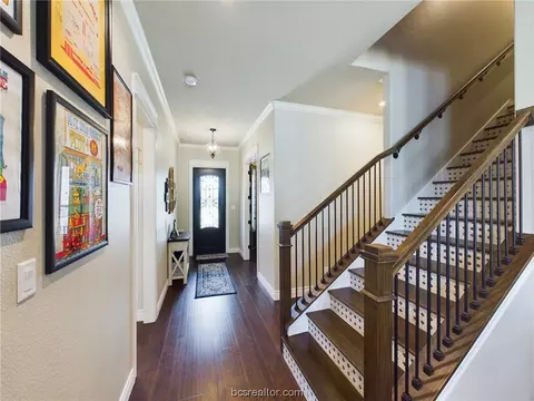 3055 Wolfpack Loop, Bryan, TX 77808 photo 4