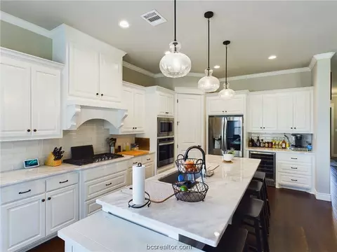 3055 Wolfpack Loop, Bryan, TX 77808 photo 9
