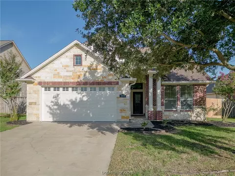 3904 Devrne Dr, College Station, TX 77845