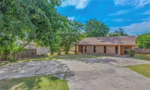1416 Gramma Ct, College Station, TX 77845