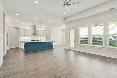 4327 Fox River Ln, Bryan, TX 77802 photo 3