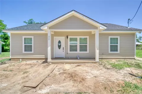 308 Bailey St, Madisonville, TX 77864