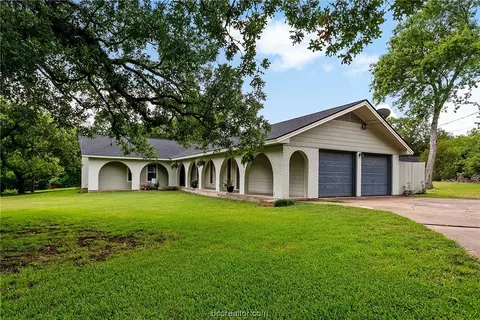 1995 Carter Lake Dr, College Station, TX 77845