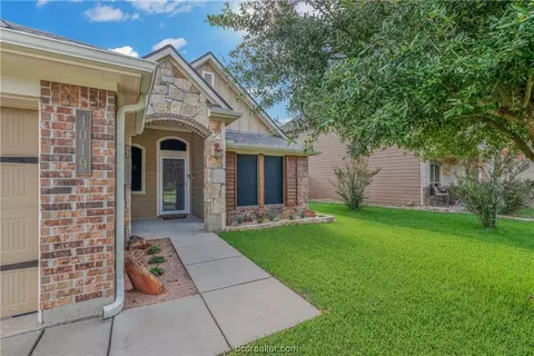 1019 Venice Dr, Bryan, TX 77808