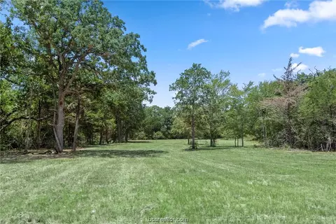 4775 Cole Ln, Bryan, TX 77802 photo 4