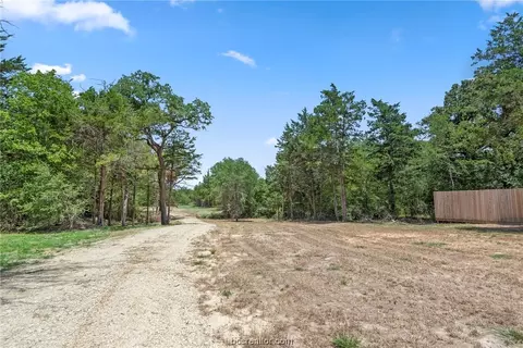 4775 Cole Ln, Bryan, TX 77802 photo 3