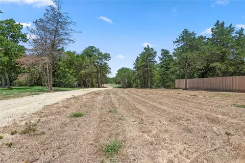 4775 Cole Ln, Bryan, TX 77802 photo 2
