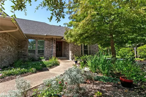 1600 Panther Ln, College Station, TX 77840