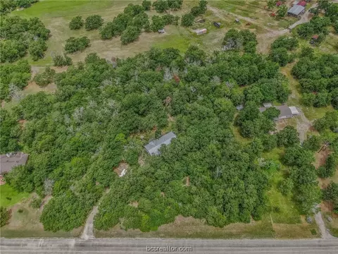 5924 Thousand Oaks Rd, College Station, TX 77845