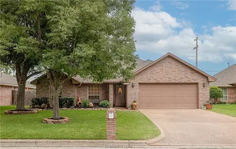 3905 Puffin Way, College Station, TX 77845