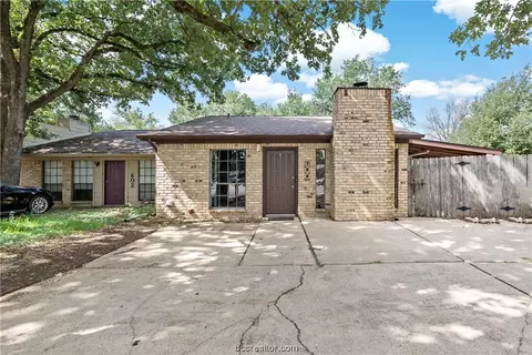600 San Saba Ct, College Station, TX 77845