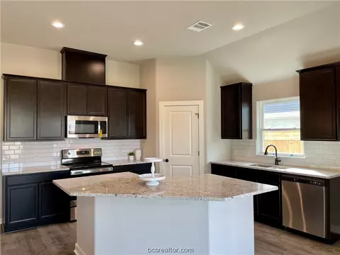 2832 Messenger Way, Bryan, TX 77803 photo 6