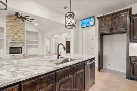 10391 Bourbon Ln, Bryan, TX 77808 photo 18