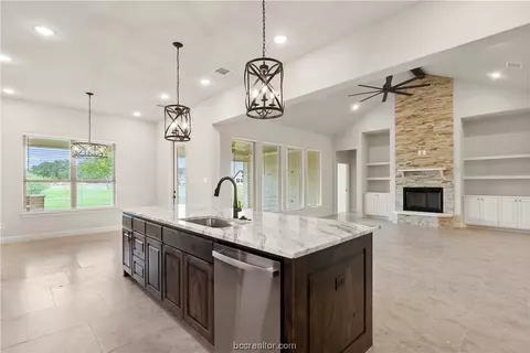 10391 Bourbon Ln, Bryan, TX 77808 photo 16