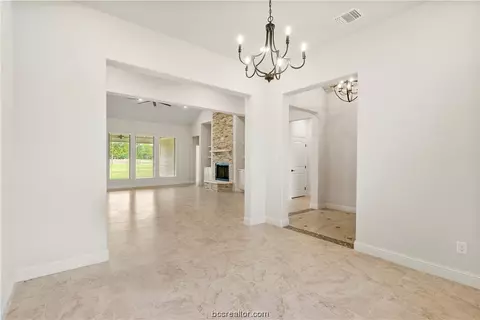 10391 Bourbon Ln, Bryan, TX 77808 photo 5