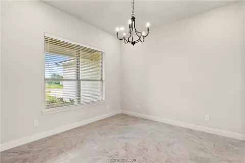 10391 Bourbon Ln, Bryan, TX 77808 photo 4