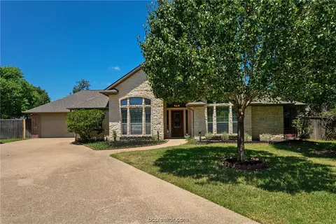 303 Stone Chase Ct, College Station, TX 77845