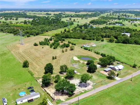 7123 Breezewood Dr, Iola, TX 77861