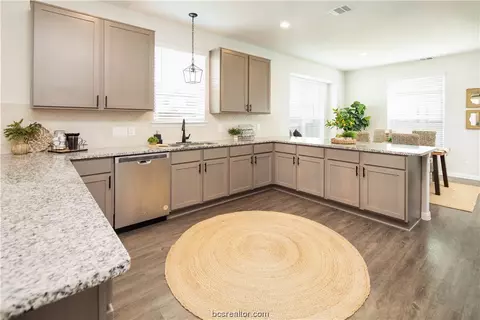 5759 Paseo Pl, Bryan, TX 77807 photo 9