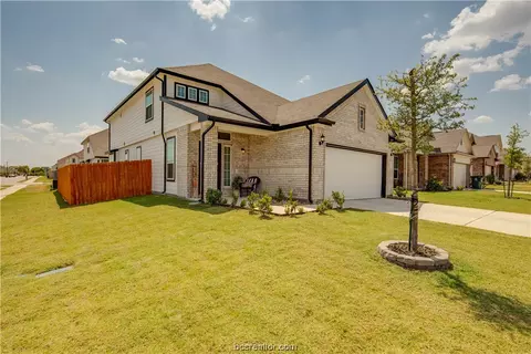 5759 Paseo Pl, Bryan, TX 77807