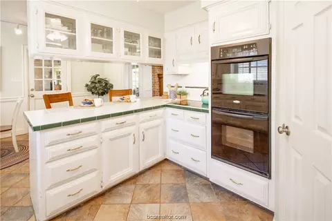2605 Arbor Dr, Bryan, TX 77802 photo 8