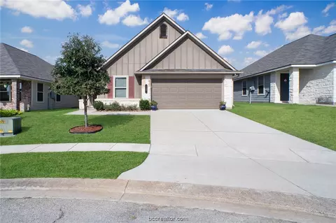 127 Dove Ct, Navasota, TX 77868