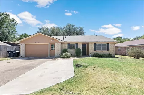 3102 Longleaf Dr, College Station, TX 77845