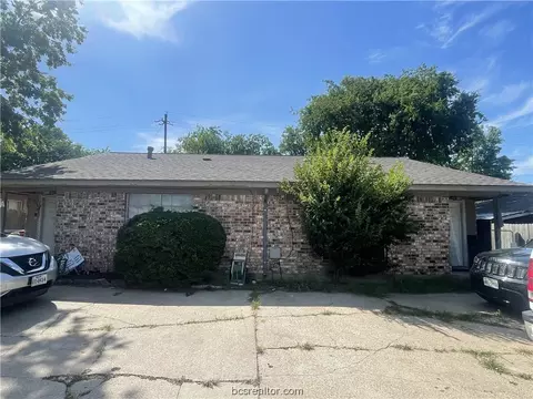 2503 Long Dr, Bryan, TX 77802