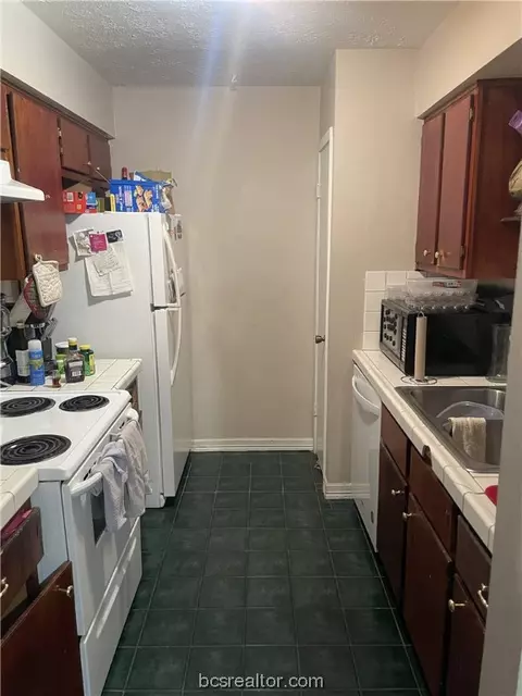 2503 Long Dr, Bryan, TX 77802 photo 4