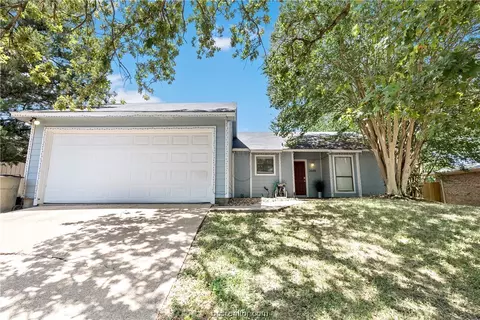 2608 Westwood Main Dr, Bryan, TX 77807
