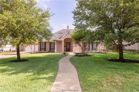 1111 Mission Hills Dr, College Station, TX 77845