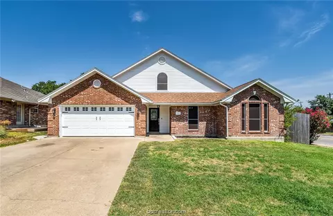 1217 Skyline Ct, College Station, TX 77845