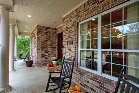 5898 Easterling Dr, Bryan, TX 77808 photo 4
