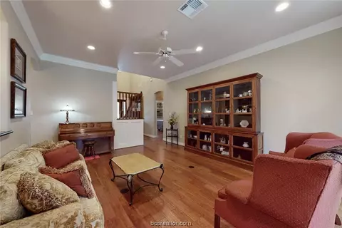5898 Easterling Dr, Bryan, TX 77808 photo 6
