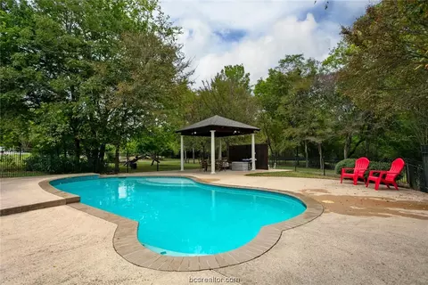5898 Easterling Dr, Bryan, TX 77808 photo 35