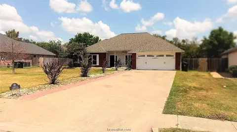 3923 Brighton Dr, Bryan, TX 77802