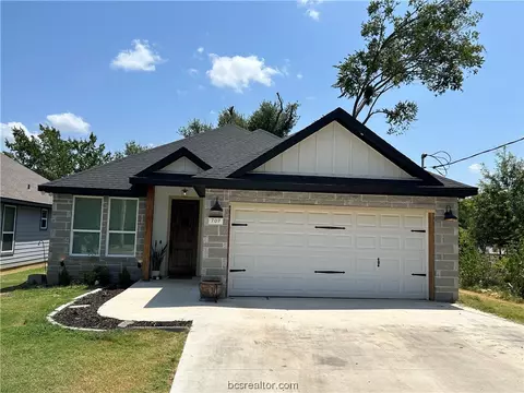 707 Sharp St N, Franklin, TX 77856