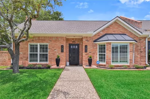 804 Lee Hollow Dr, Bryan, TX 77802