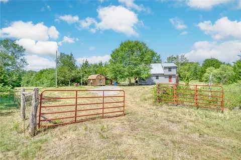 10470 Antioch Rd, Midway, TX 75852