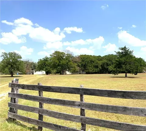 23965 Frontier Ln, Navasota, TX 77868