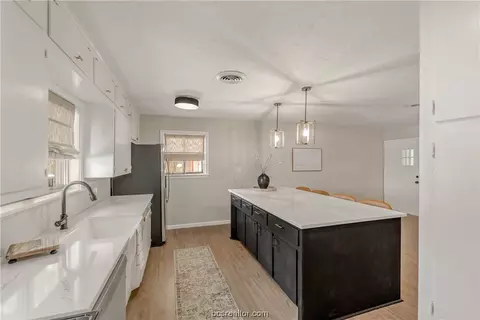 2402 Burton Dr, Bryan, TX 77802 photo 8