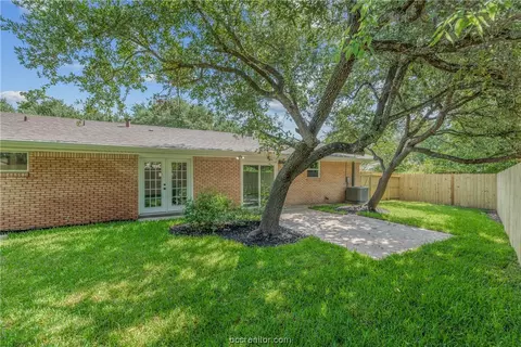 2402 Burton Dr, Bryan, TX 77802 photo 20