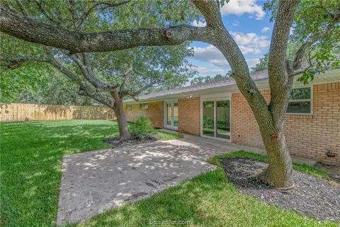 2402 Burton Dr, Bryan, TX 77802 photo 19