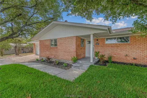 2402 Burton Dr, Bryan, TX 77802 photo 2