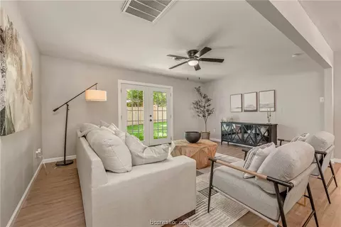 2402 Burton Dr, Bryan, TX 77802 photo 10