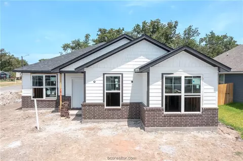 2501 Lightfoot Ln, Bryan, TX 77803