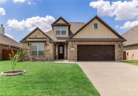 4061 Crestmont Dr, College Station, TX 77845