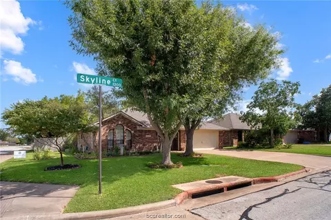 1216 Skyline Ct, College Station, TX 77845